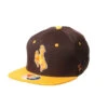 Wyoming Cowboys Youth Flatbill Hat – Brown/Gold -Sports Fashion Clothing Store WYOZEY002001 1 2 scaled 1